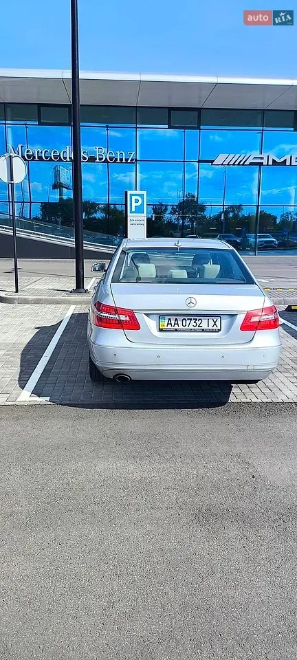 Mercedes-Benz E-Class 2010 photo 5