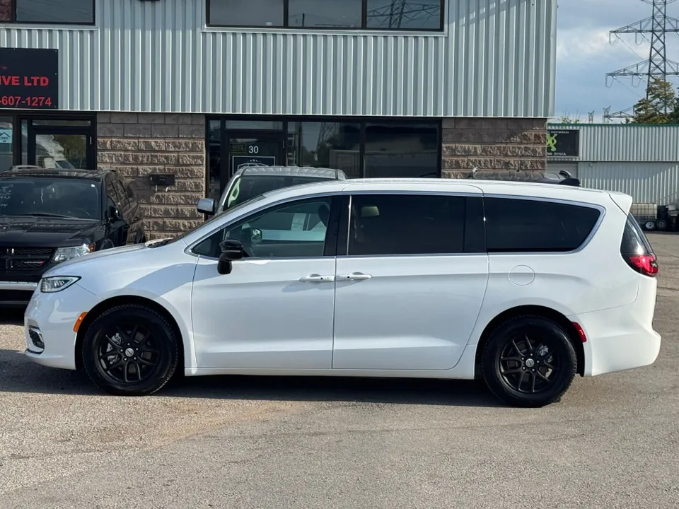 Chrysler Pacifica 2024 photo 4