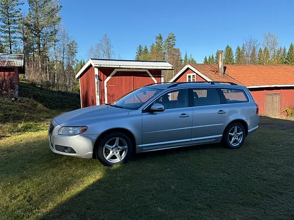 Volvo V70 2010 photo 4