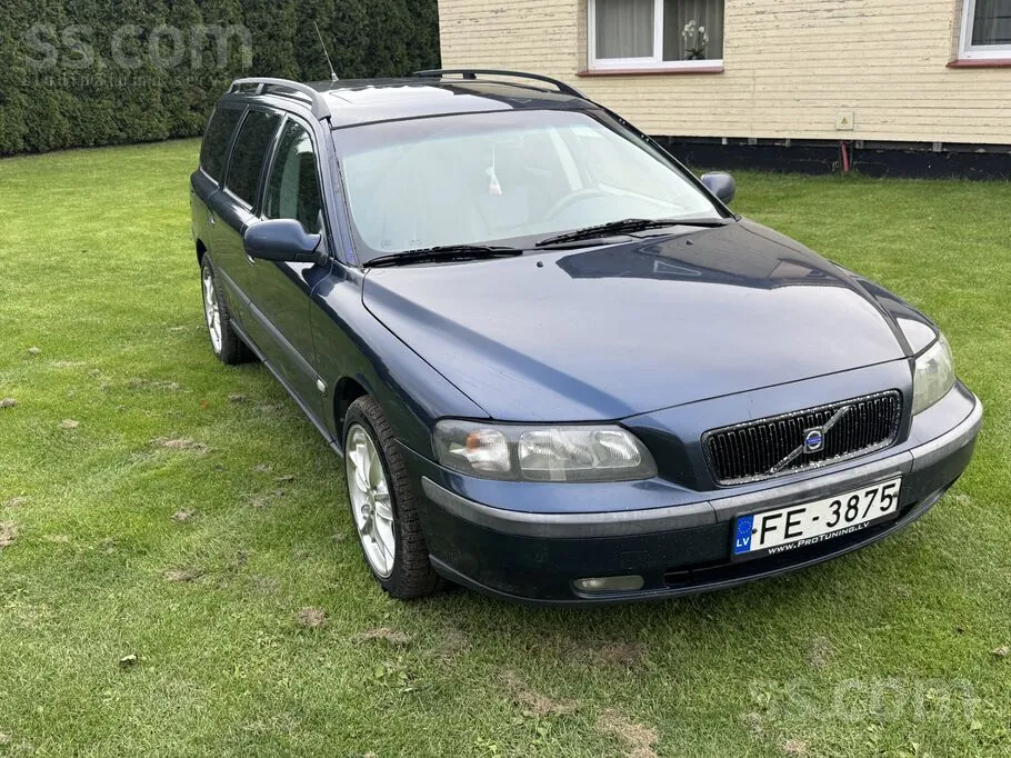 Volvo V70 2003 photo 2