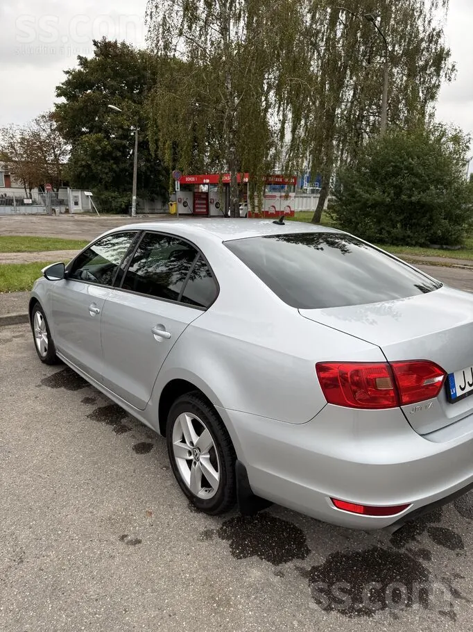 Volkswagen Jetta 2013 photo 3