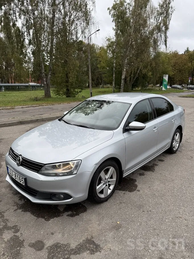 Volkswagen Jetta 2013 photo 2