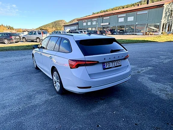 Skoda Octavia 2022 photo 3