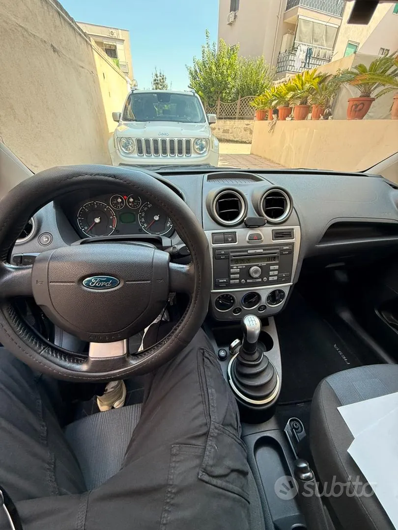 Ford Fiesta 2008 photo 4