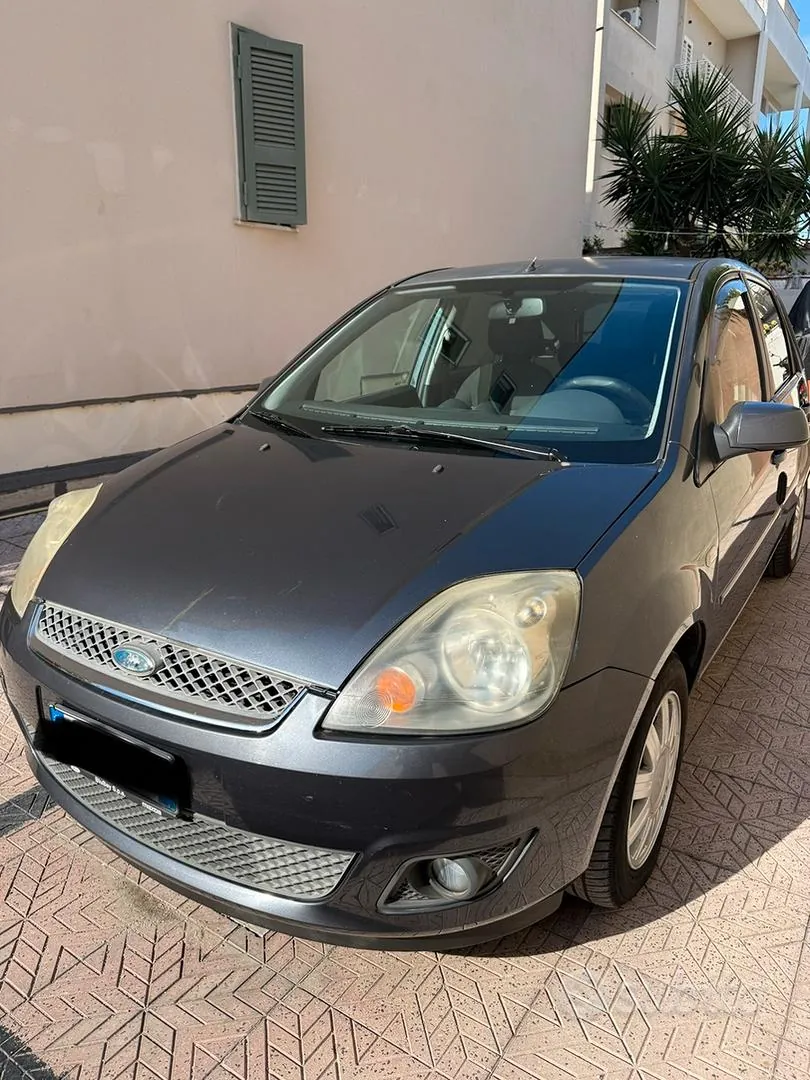 Ford Fiesta 2008 photo 2