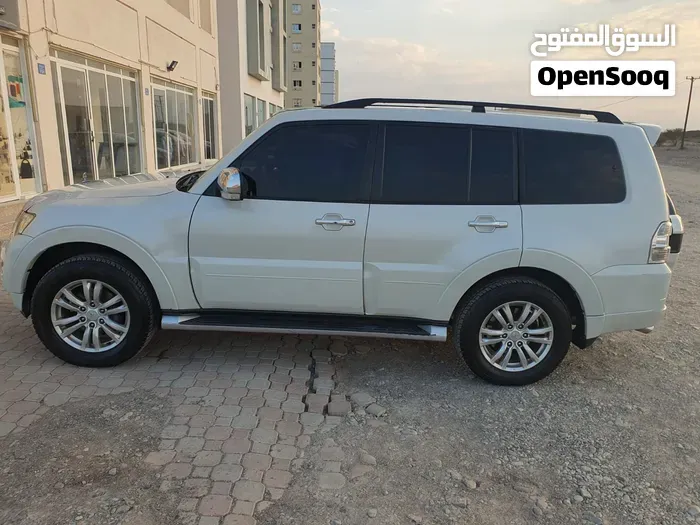 Mitsubishi Pajero Gls 2016 photo 2