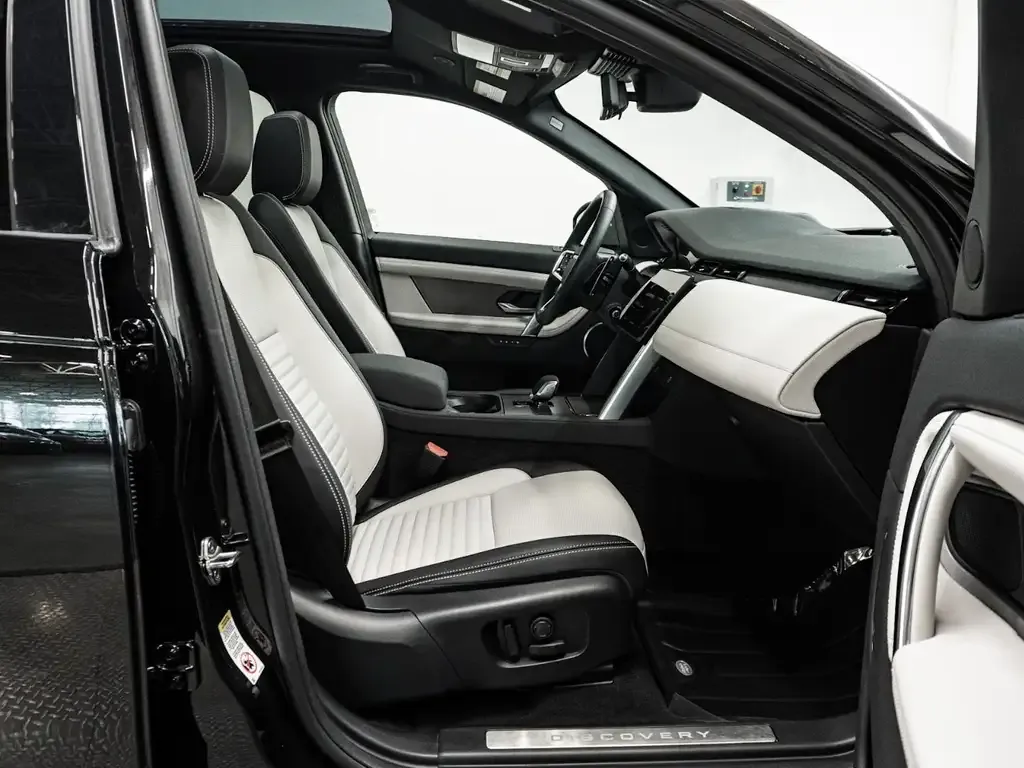 Land Rover Discovery Sport 2025 photo 5