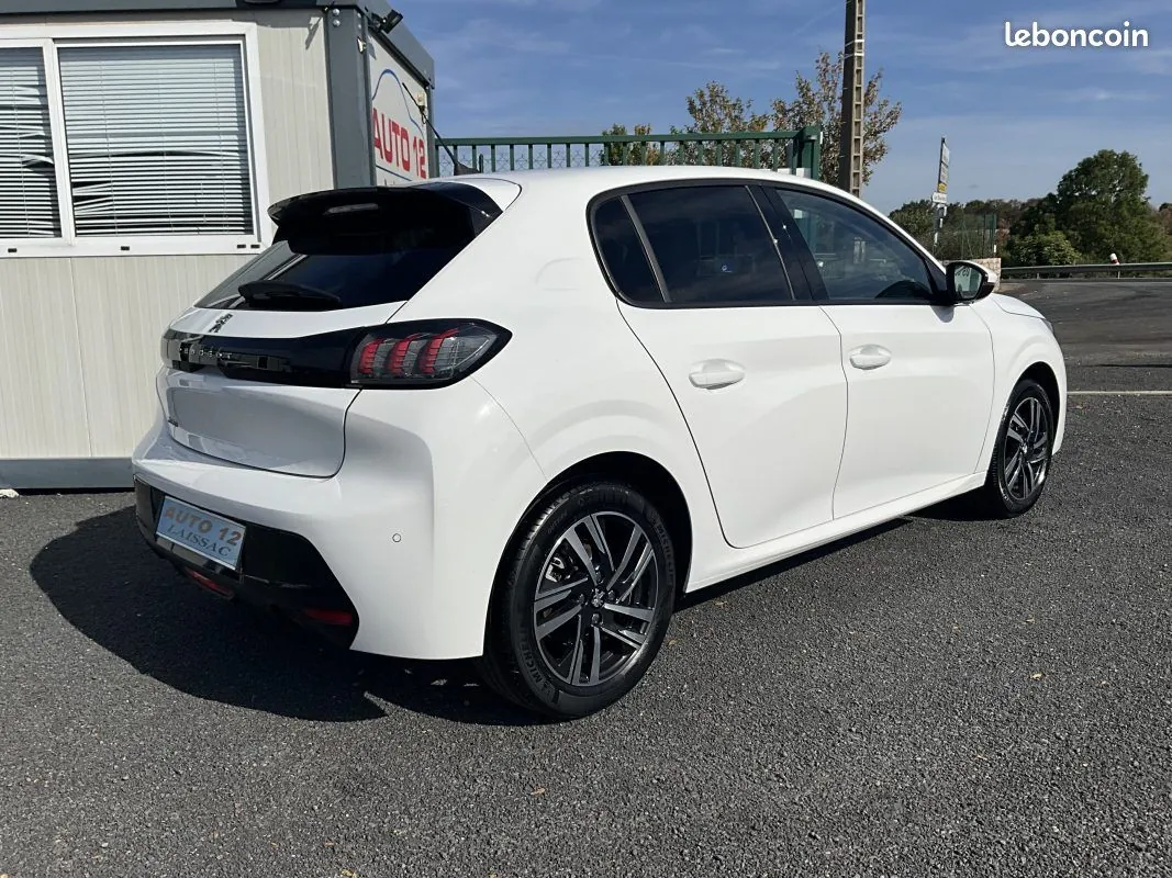 Peugeot 208 2020 photo 3
