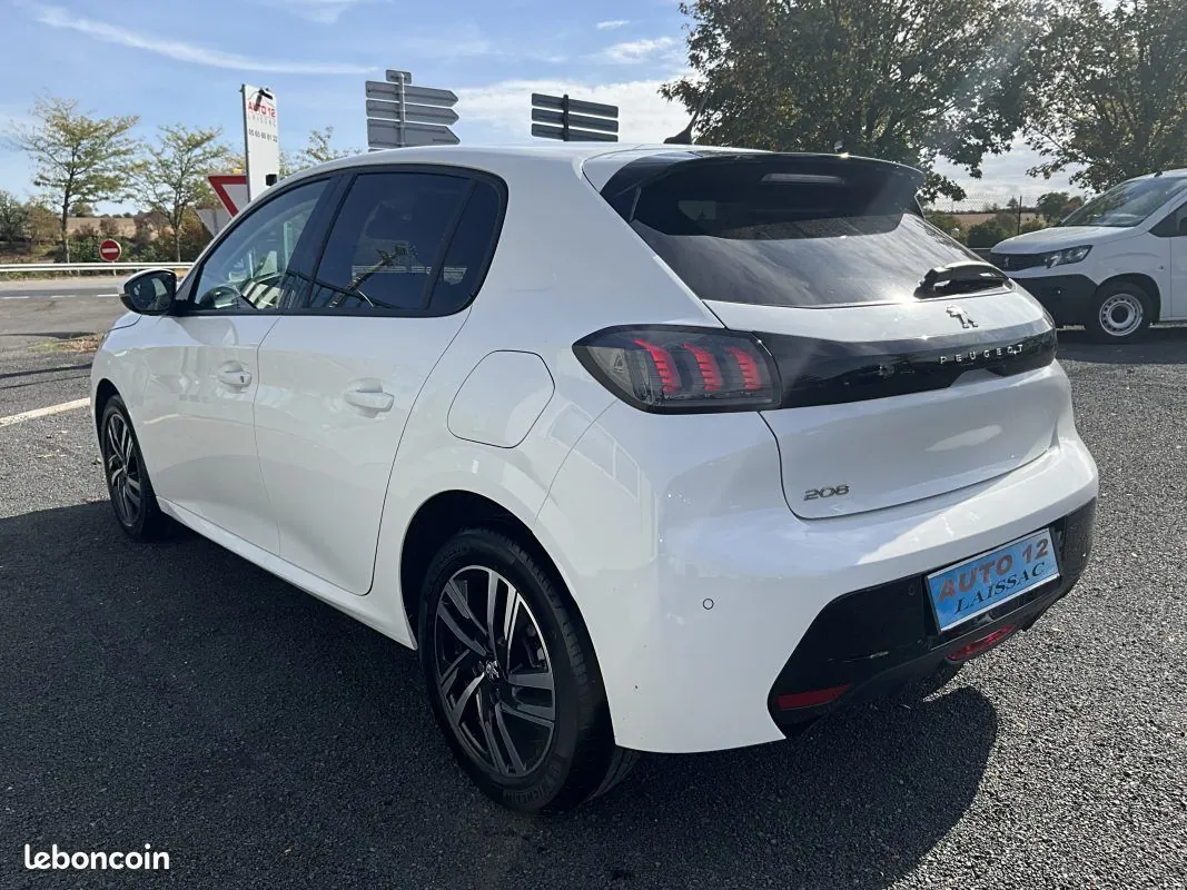 Peugeot 208 2020 photo 4