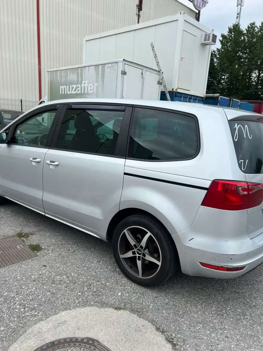 Seat Alhambra 2011 photo 3