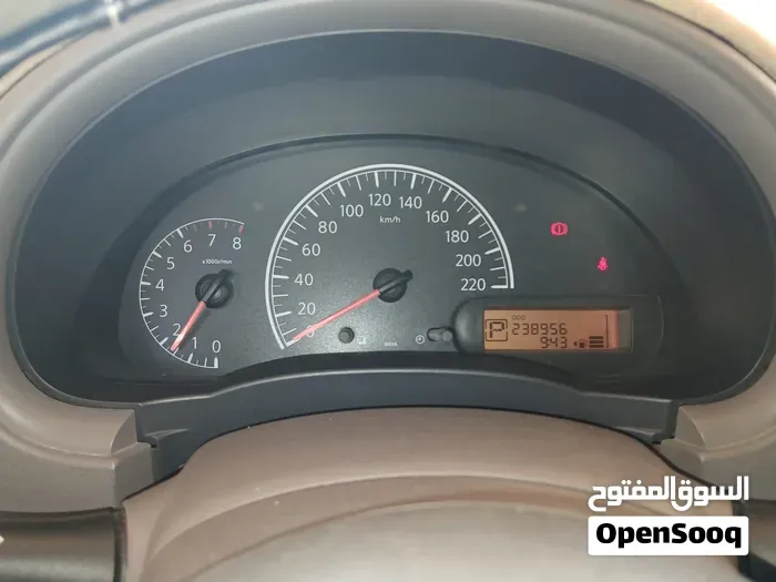 Nissan Sunny 2013 photo 4
