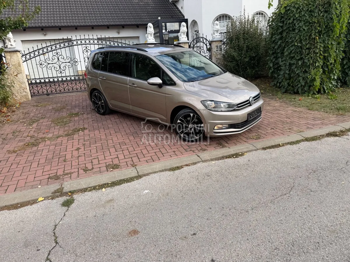 Volkswagen Touran 2017 photo 2