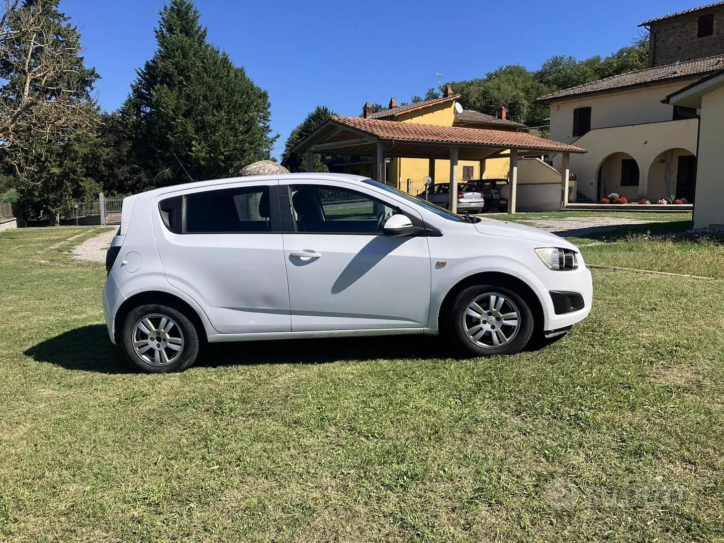 Chevrolet Aveo 2011 photo 4