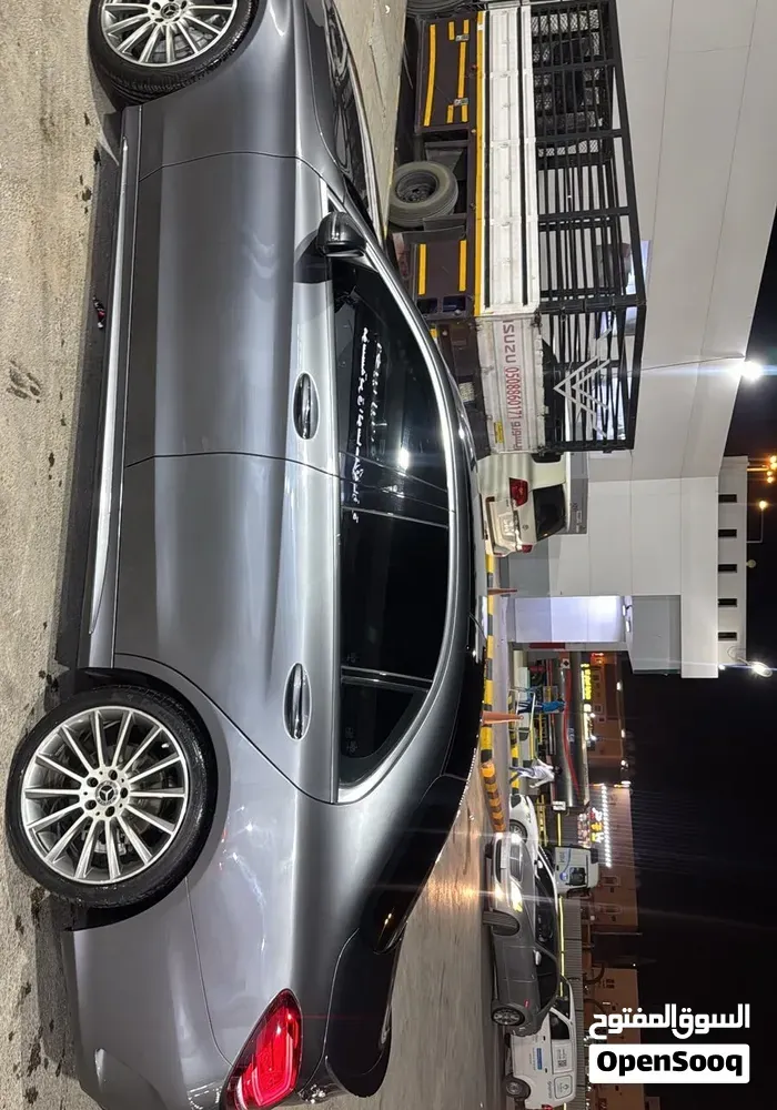 Mercedes-Benz C300 2019 photo 3