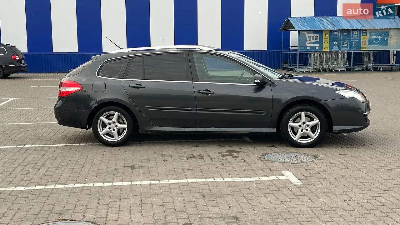 Renault Laguna 2009 photo 2