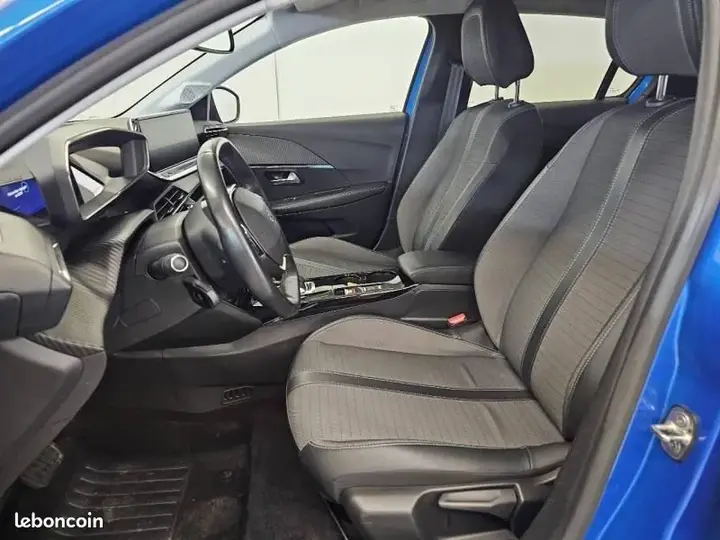 Peugeot 208 2021 photo 3