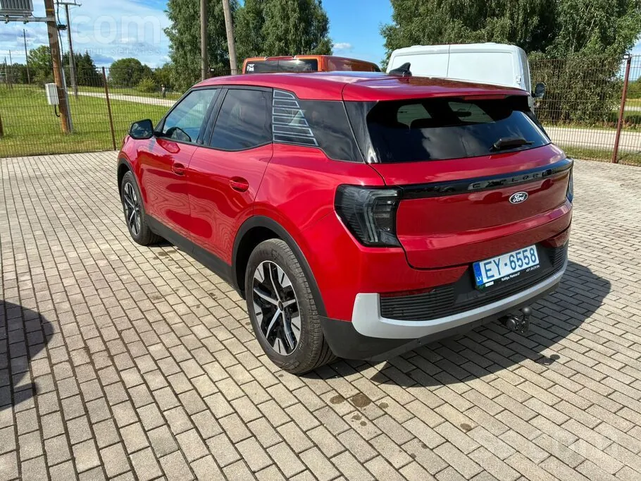 Ford Explorer 2025 photo 4