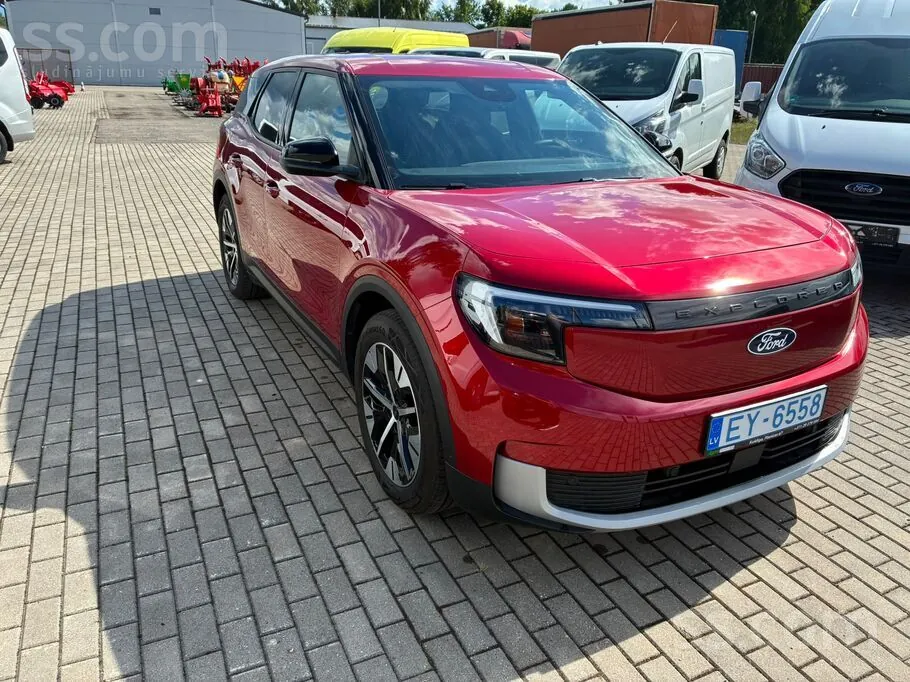 Ford Explorer 2025 photo 2
