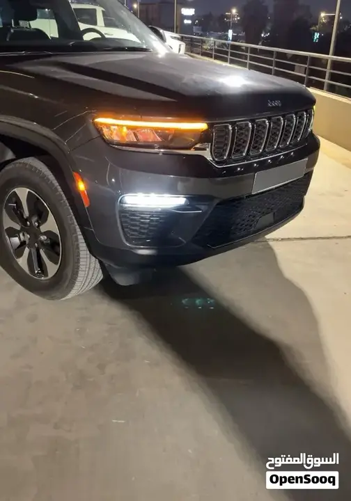 Jeep Grand Cherokee 2024 photo 3
