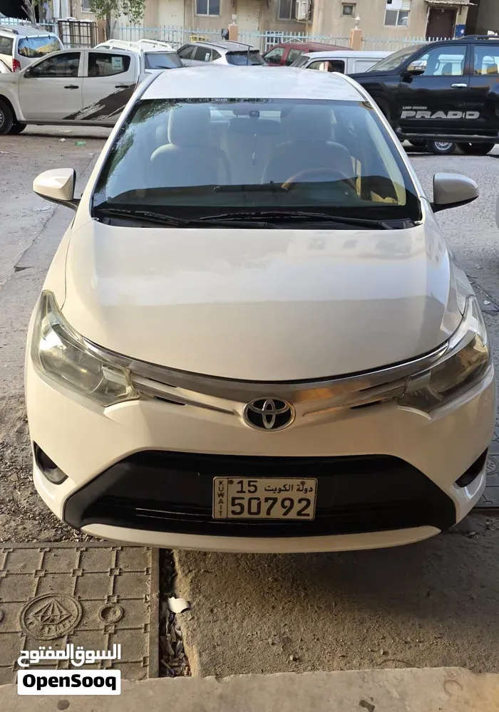 Toyota Yaris 2017 photo 2
