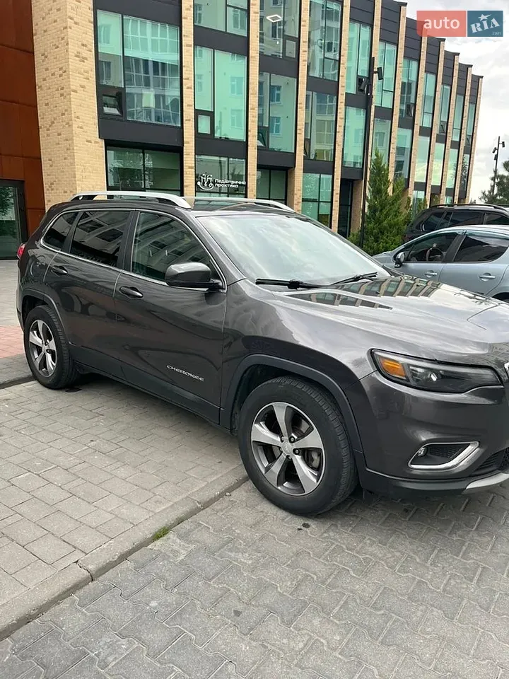 Jeep Cherokee 2019 photo 3