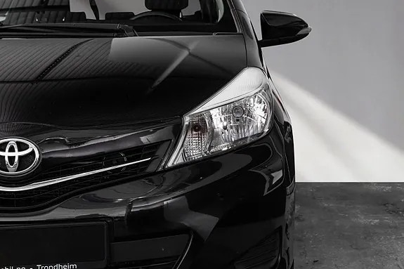 Toyota Yaris 2012 photo 4