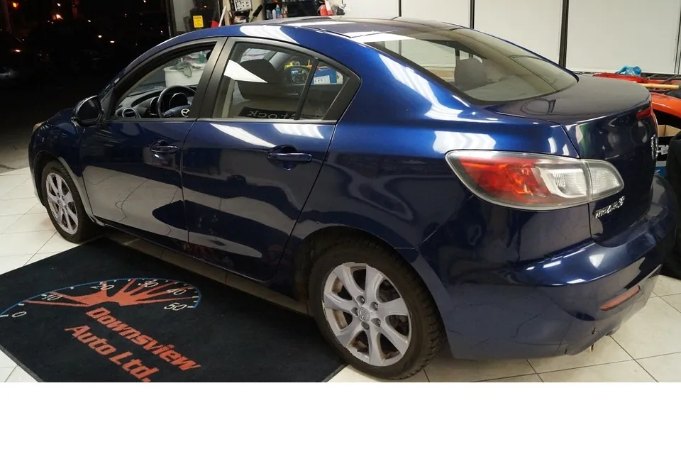 Mazda Mazda3 2012 photo 3