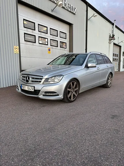 Mercedes-Benz C220