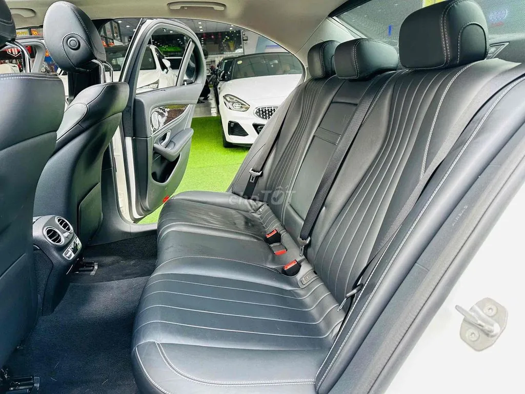 Mercedes-Benz E-Class 2017 photo 5