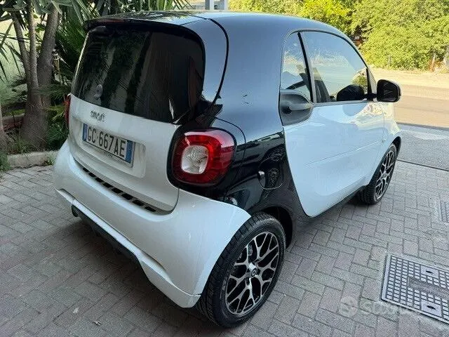Smart Fortwo 2019 photo 5