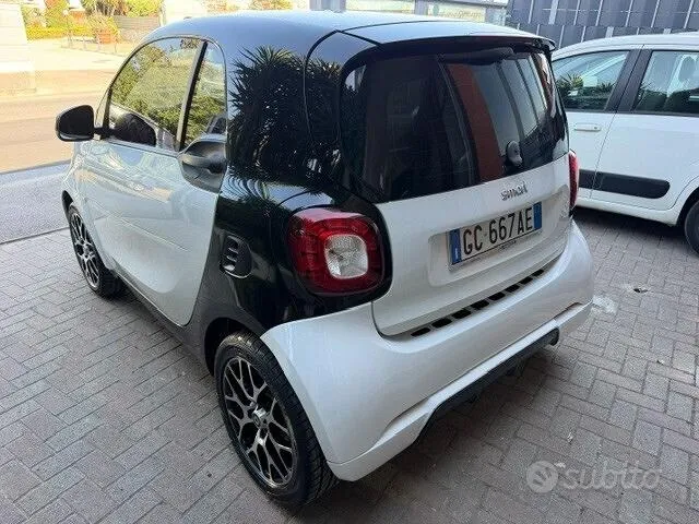 Smart Fortwo 2019 photo 4