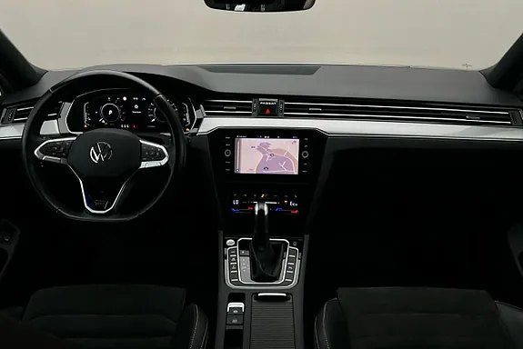 Volkswagen Passat 2022 photo 3