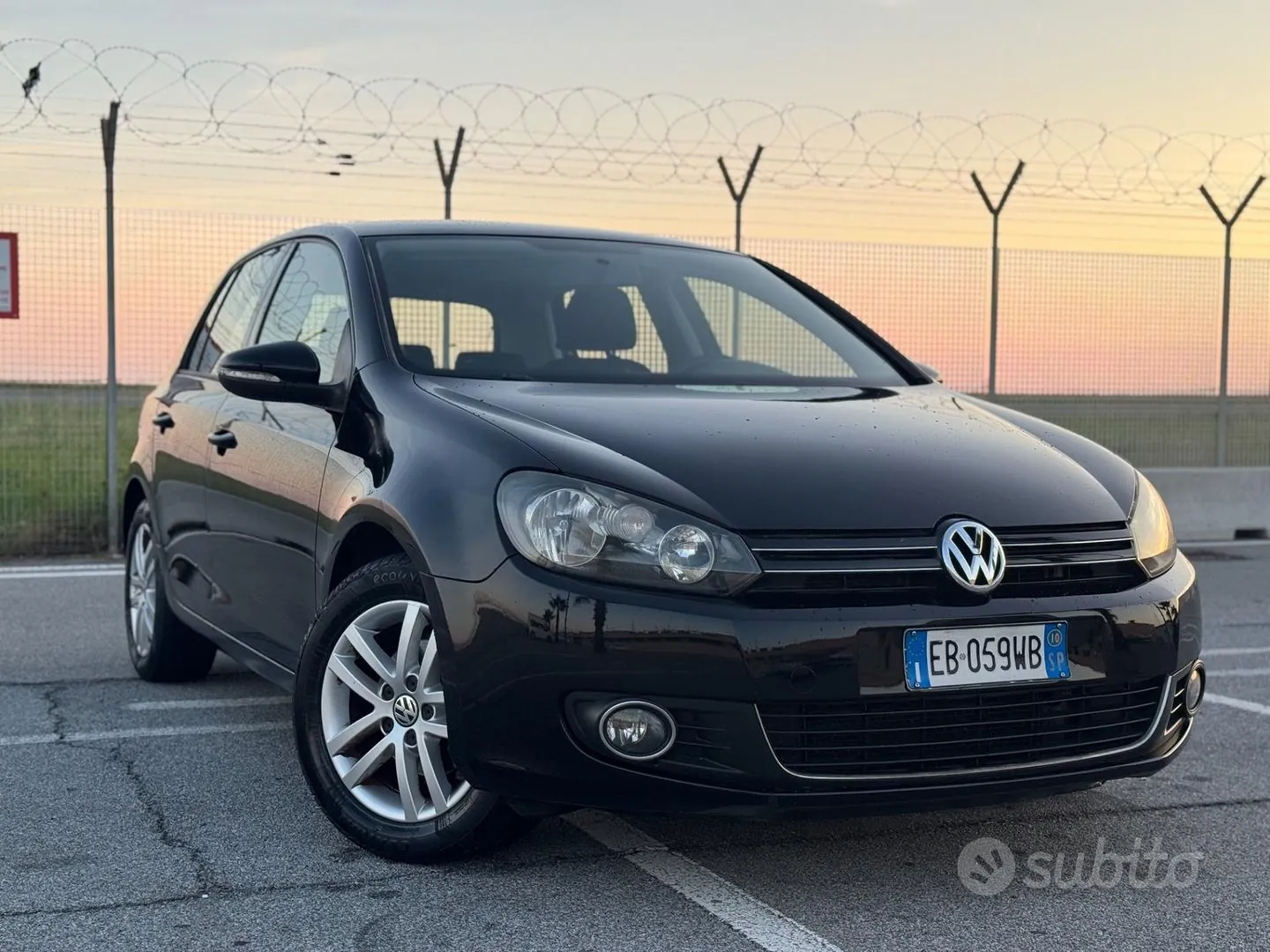 Volkswagen Golf 2010 photo 2