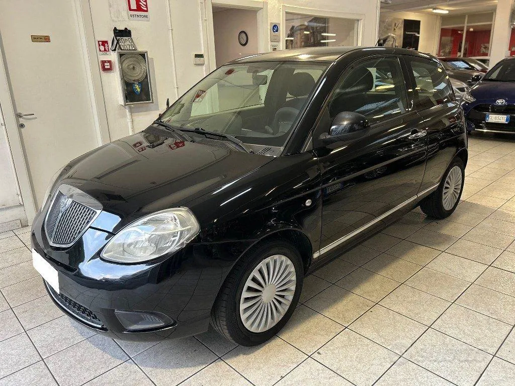 Lancia Ypsilon