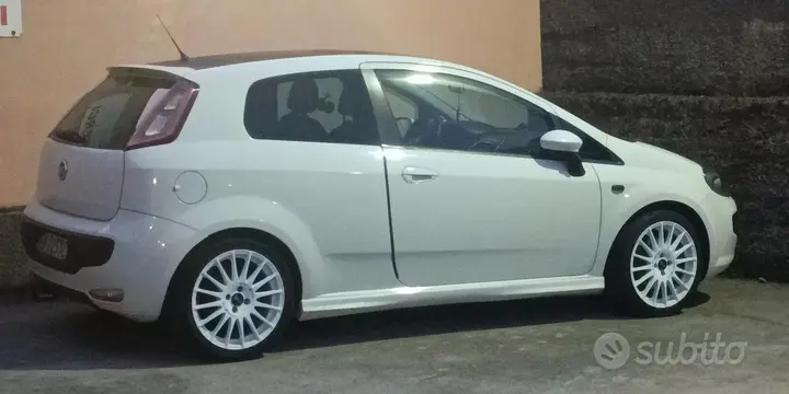Fiat Punto Evo 2010 photo 4