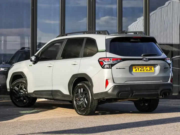 Subaru Forester 2025 photo 2