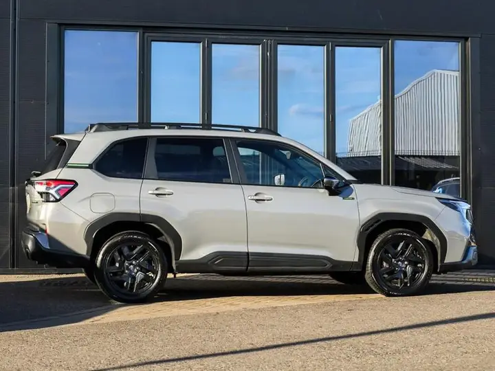 Subaru Forester 2025 photo 4