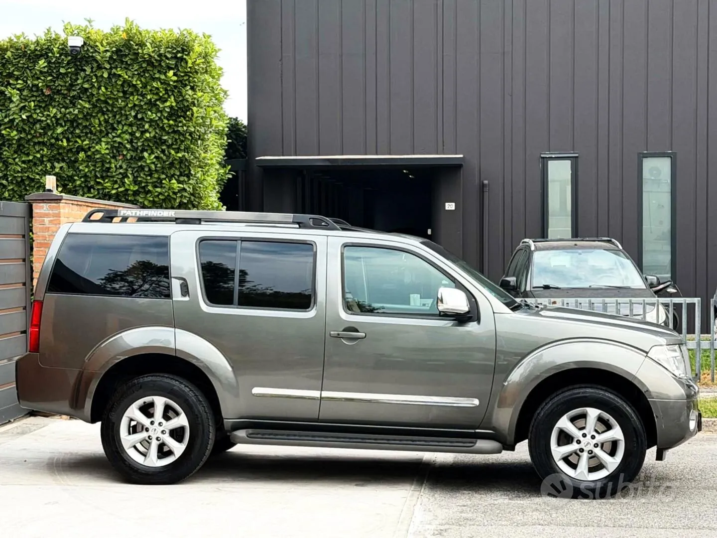 Nissan Pathfinder 2010 photo 4