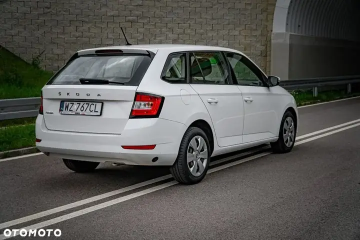Skoda Fabia 2021 photo 4