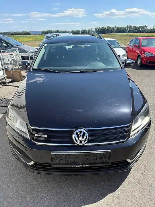 Volkswagen Passat 2012 photo 2