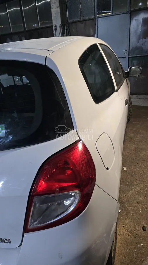 Renault Clio 2011 photo 3