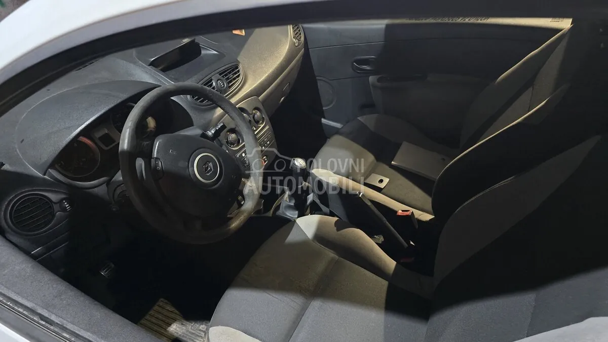 Renault Clio 2011 photo 4