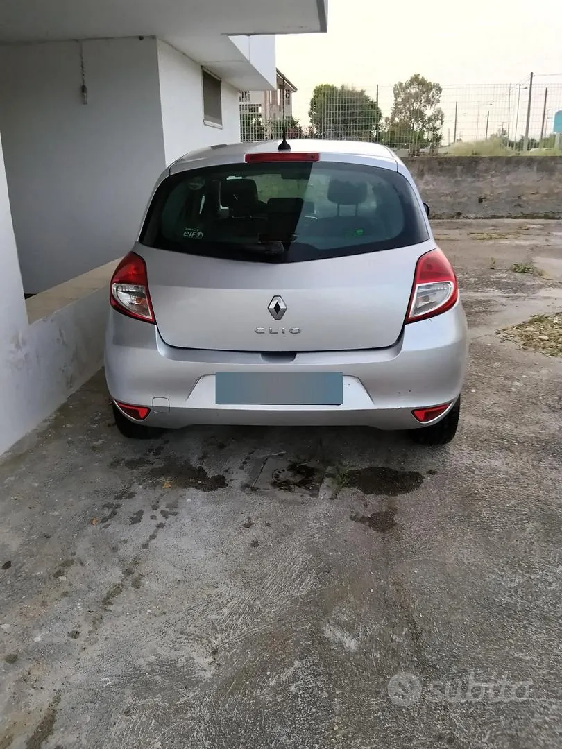 Renault Clio 2009 photo 3