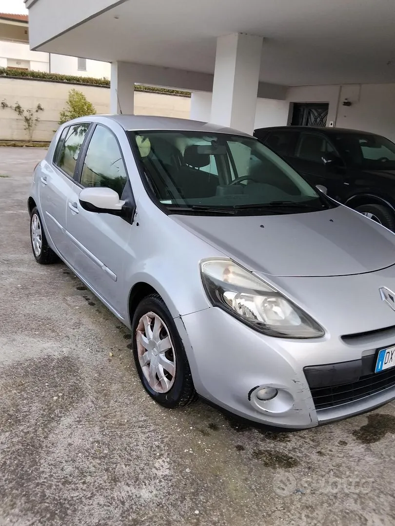 Renault Clio 2009 photo 4