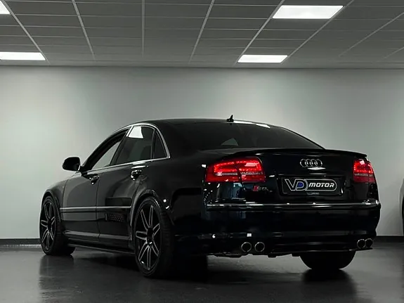 Audi S8 2008 photo 2