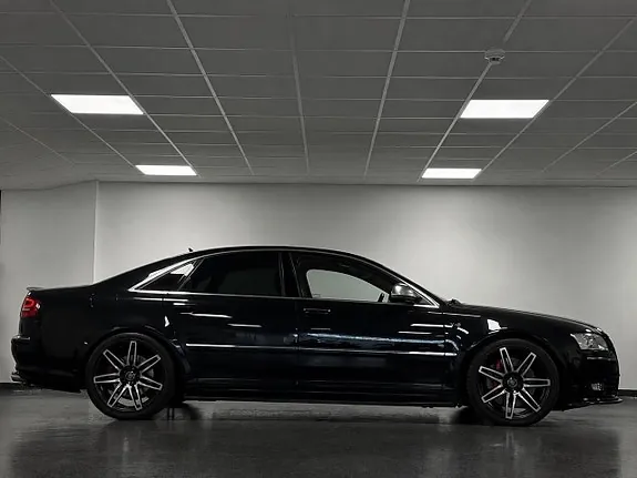 Audi S8 2008 photo 4