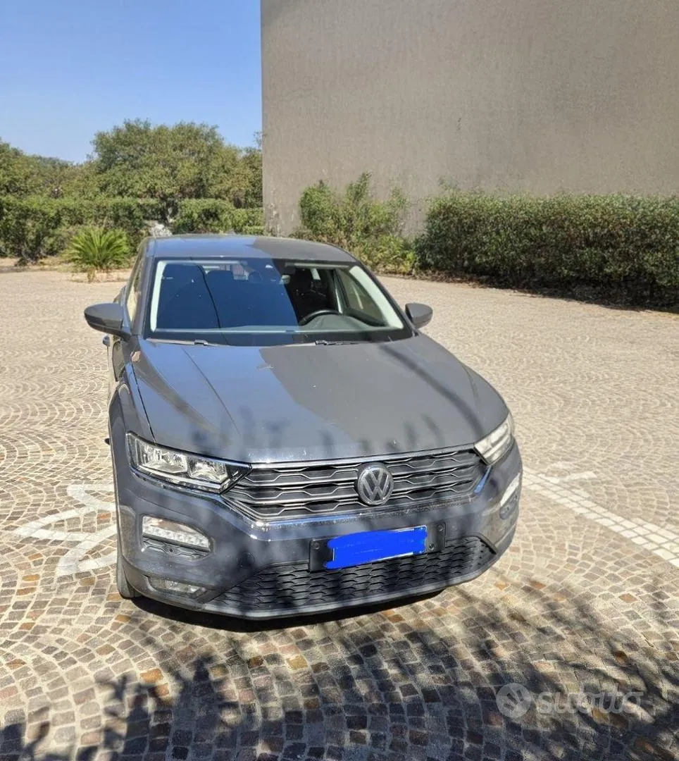 Volkswagen T-Roc 2018 photo 2