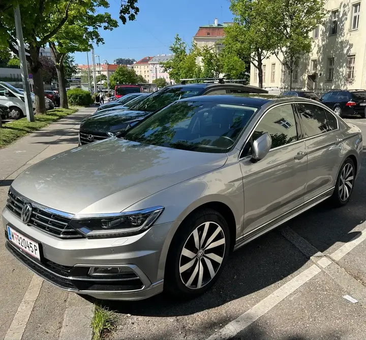 Volkswagen Passat 2016 photo 2