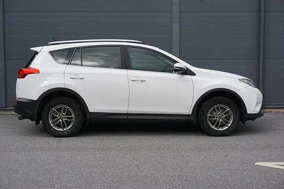 Toyota Rav4 2015 photo 4