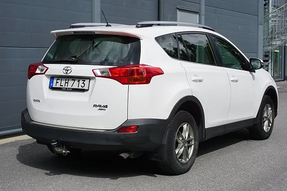 Toyota Rav4 2015 photo 5